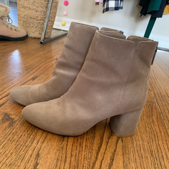 Old Navy “Suede” Ankle Booties EUC - Picture 2 of 7